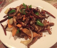 ピリ辛鳥唐揚げの炒め⇒980円, （辣子鸡）
Chinese Sichuan Spicy Fried Chicken