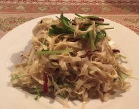 干し豆腐サラダ⇒780円, （拌干豆腐）
Salad of Skin of Dried Tofu