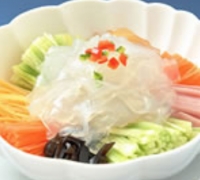 【117】板春雨に野菜のせゴマ辛酢ソースかけ（東北大拉皮）⇒1,360円, 税込