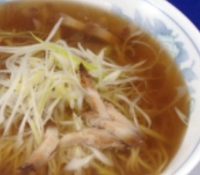 ネギラーメン⇒900円, ピリッと辛い