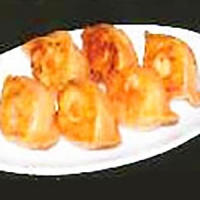 【3】チーズトマト餃子⇒734円